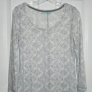 VERY NICE GRAY PATTERNED LONG SLEEVE MAURICES SHIRT TOP WOMENS